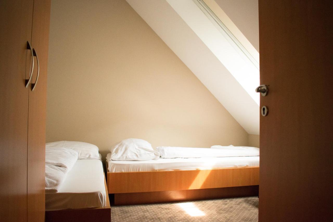 P4W Hotel Residence Szombathely Extérieur photo