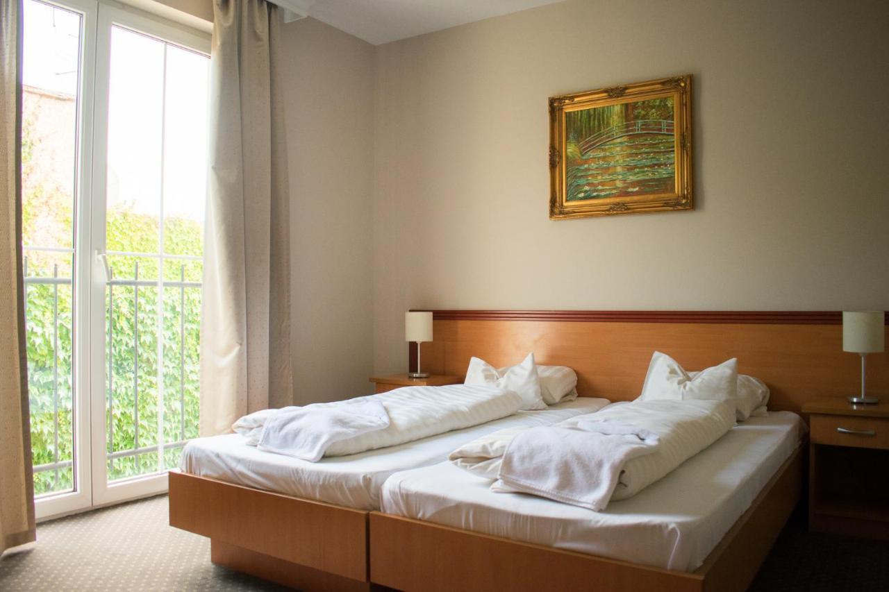 P4W Hotel Residence Szombathely Extérieur photo