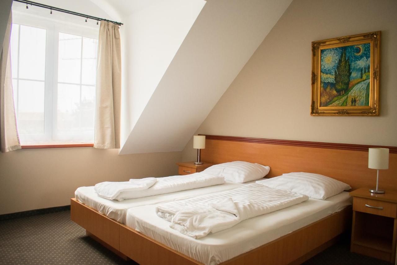 P4W Hotel Residence Szombathely Extérieur photo