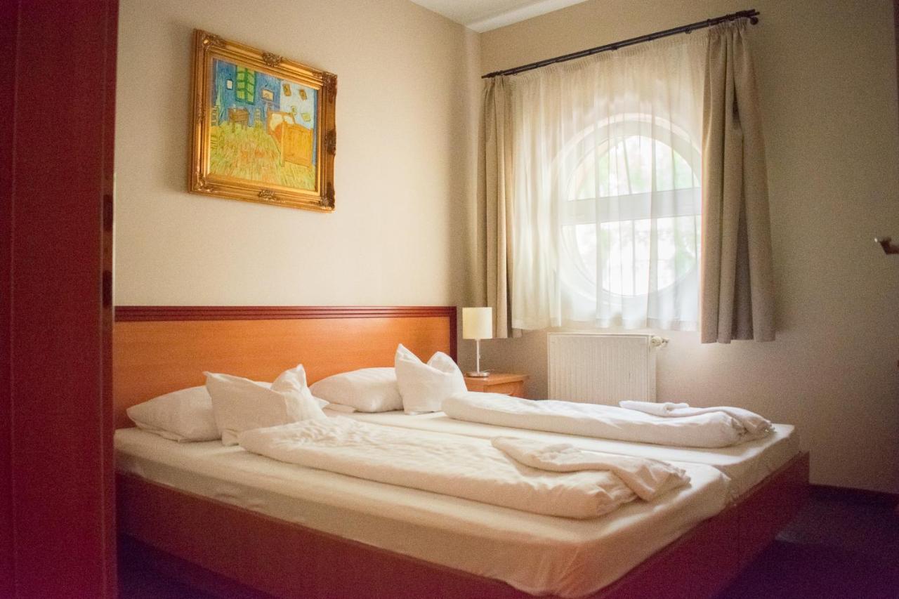 P4W Hotel Residence Szombathely Extérieur photo