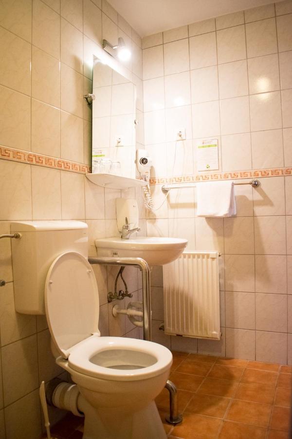 P4W Hotel Residence Szombathely Extérieur photo
