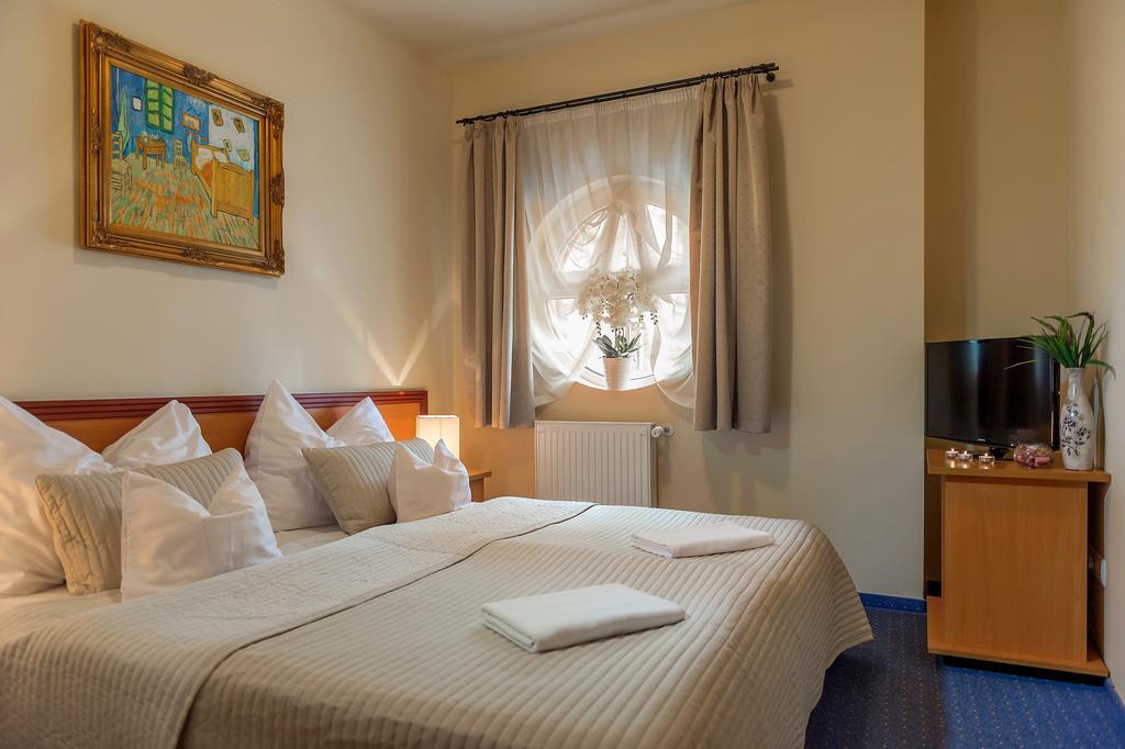 P4W Hotel Residence Szombathely Chambre photo