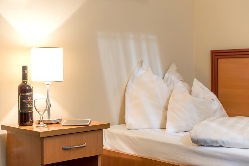 P4W Hotel Residence Szombathely Chambre photo
