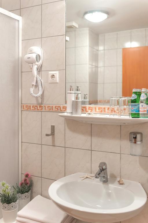P4W Hotel Residence Szombathely Chambre photo